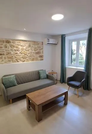 شقة Skalinada Kampielo *